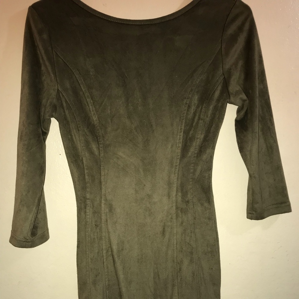 Cute olive green dress hugs your body like a glove